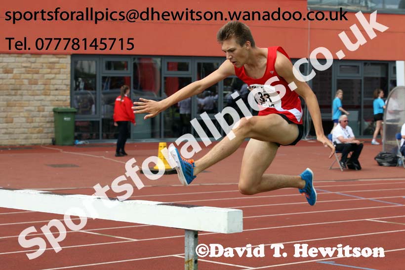 Inter boys 1500 metres steeplechase, 2015 English Schools, Gateshead. Photo: David T. Hewitson/Sports for All Pics